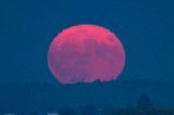 ‘Lua rosa’ vai iluminar o céu hoje a noite