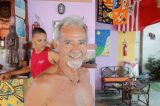 Professor é morto durante assalto na porta de casa