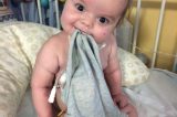 Mesmo internado no hospital com doença rara, bebê continua sorrindo e emociona