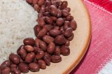 Nada de arroz e feijão: saiba qual alimento une o Brasil