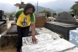 Cemitério na Baixada Fluminense não sabe onde está sepultado corpo de Garrincha