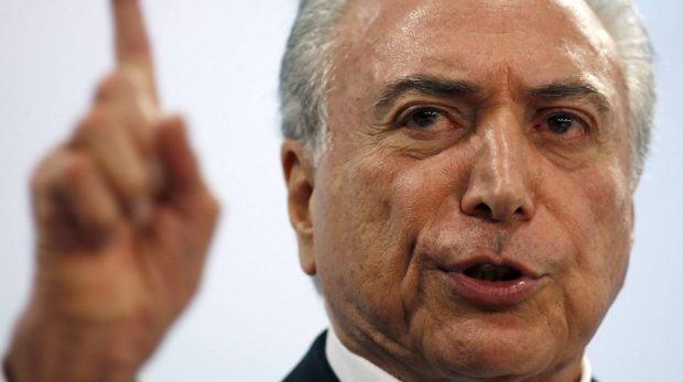 temer com dedo