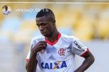 Vinicius Júnior comemora renovação de contrato com o Fla: ‘O sonho continua’