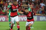 Guerrero e Diego comandam goleada do Flamengo sobre a Chapecoense