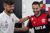 Diego e Éverton Ribeiro se encontram no CT do Flamengo e reforço recebe boas-vindas