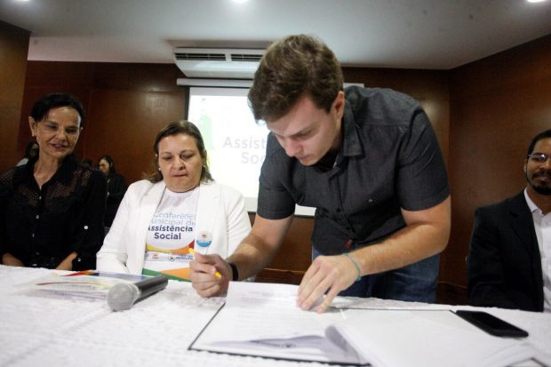 Decreto para gratuidade nas passagens