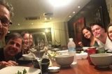 Vida que segue: Fábio Assunção celebra nova série em jantar com elenco