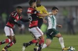 Flamengo empena e deixa torcida furiosa