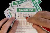 Mega-Sena pode pagar 15 milhões de reais em sorteio deste sábado