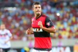 Meia do Flamengo com tumor no testículo