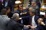 Temer é ‘ótimo’ para todos: ‘quem bate, ganha aplausos, quem defende, leva dinheiro’, diz consultor de crises Temer é ‘ótimo’ para todos: ‘quem bate, ganha aplausos, quem defende, leva dinheiro’, diz consultor de crises