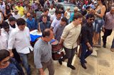 Senador e seus filhos despedem-se do prefeito de Dormentes