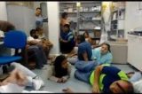 Vídeo mostra funcionários da UPA do Rio escondidos durante tiroteio