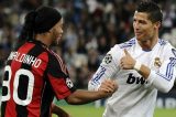 Cristiano Ronaldo tenta imitar Ronaldinho, mas se dá mal; assista