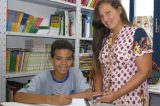 Escolas usam aplicativos e WhatsApp para auxiliar pais no acompanhamento de alunos