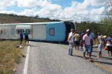 Ônibus tomba e deixa mortos entre as cidades de Piritiba e Mundo Novo