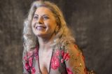 Vera Fischer volta ao teatro e diz que há muito tempo só beija na boca no trabalho