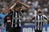 Com falha de Gatito, Botafogo perde para o Atlético-PR em casa