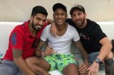 Neymar pergunta para Messi e Suárez: ‘Vocês me aceitariam de volta?’