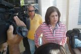 Rosinha Garotinho deixa prisão no início da madrugada