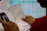 Número de famílias endividadas sobe para 62,2% em novembro, diz CNC Número de famílias endividadas sobe para 62,2% em novembro, diz CNC