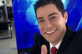 Evaristo Costa surpreende, volta para bancada de jornal e internet repercute