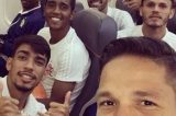 Diego faz selfie dentro de avião do Flamengo em viagem para Argentina