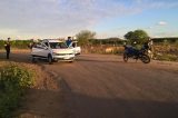 Veículo irregular da Prefeitura de Juazeiro é apreendido por policiais militares Veículo irregular da Prefeitura de Juazeiro é apreendido por policiais militares