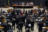 Deputados usam cota parlamentar para comprar reportagens