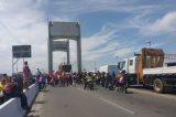 MST desocupa BA 210 em Curaçá, mas interdita ponte de Juazeiro