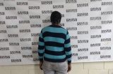 Mulher bebe, esfaqueia irmã e enterra o corpo no quintal da casa