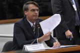 Debate sobre armas projeta Bolsonaro