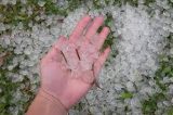 Chuva de granizo em Petrolina choca moradores