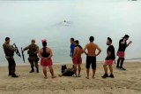 No carnaval de Floripa, ladrão tenta fugir a nado pelo mar e se dá mal (Veja o Vídeo)