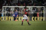 Expulso em clássico e alvo de ofensa racial, Vinicius Jr. deixa mensagem na web Expulso em clássico e alvo de ofensa racial, Vinicius Jr. deixa mensagem na web