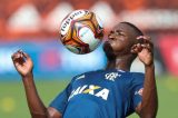 Em alta, Vinicius Júnior volta a ser titular do Flamengo contra a Portuguesa