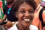 VÍDEO: Sorridente, Dona Joélia explica sua alegria e a comemoração pela morte do marido
