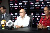 Flamengo tenta manter filosofia, reforça Barbieri, mas monitora técnico de peso