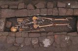 Mulher enterrada na Idade Média teria ‘dado à luz’ a bebê no seu túmulo