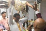 Durante culto evangélico, Pastor aloprado tentar curar dor de coluna de mulher jogando ao chão, deixando a mesma tetraplégica Durante culto evangélico, Pastor aloprado tentar curar dor de coluna de mulher jogando ao chão, deixando a mesma tetraplégica