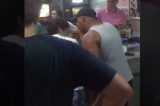 Homem que agrediu jovem em fast food é identificado pela polícia