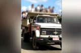 Alunos do Sertão do Pajeú são levados à escola em caçamba de lixo