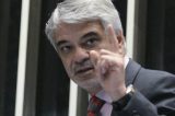 PT ameaça relançar Humberto Costa em PE