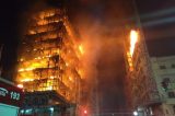 Prédio desaba após incêndio no Centro de SP