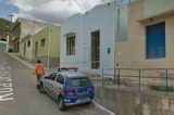 Bebê morre asfixiado após mãe dormir por cima dele
