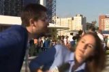 Homem tenta beijo forçado em repórter da Globo Homem tenta beijo forçado em repórter da Globo