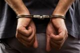Homem é detido por desacatar policiais militares no Distrito de Vermelhos