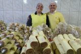 Pernambucanos crescem com produção de bolo de rolo em São Paulo