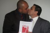 Pastores gays se casam em igreja evangélica