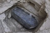 Sarcófago no Egito com múmia desconhecida de mais de 2 mil anos intriga arqueólogos